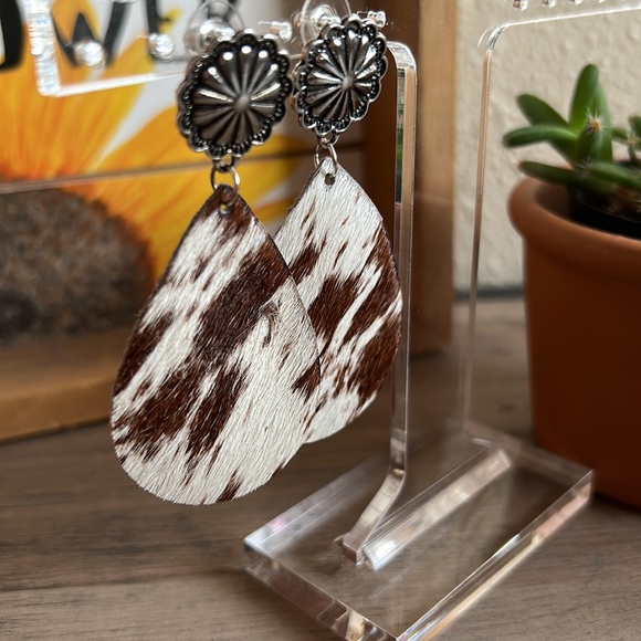 $11 or $3/15 Western Leather Cowhide Earrings โจ - Picture 4 of 6